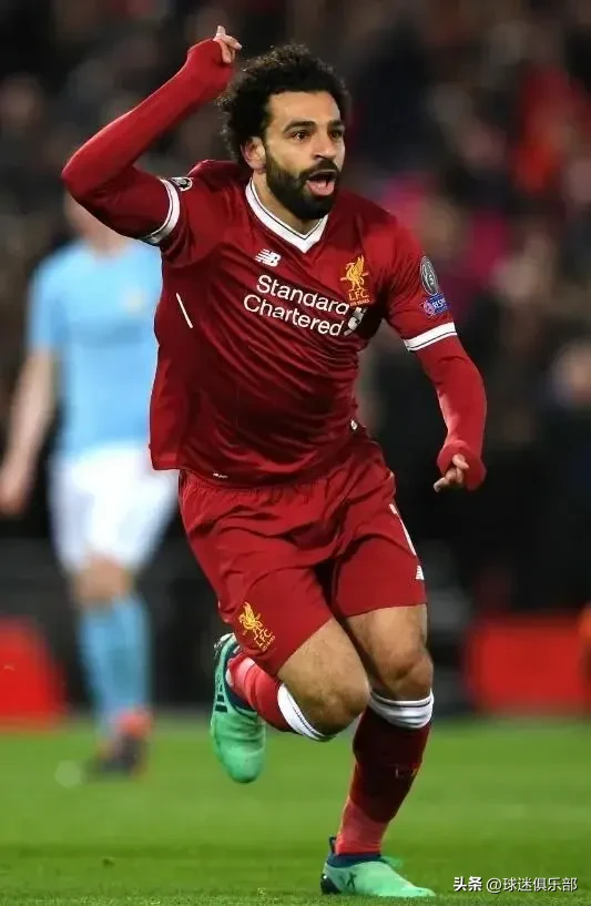 开云体育-莱万多夫斯基重返赛场,大比分获胜首场状态出色,阿森纳观众沸腾!热度持续攀升-开云体育