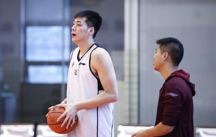 开云体育-包含窗口期体能课后，斯图加特战术微调备战CBA常规赛，更衣室稳定，身体对抗强度拉满的词条-开云体育