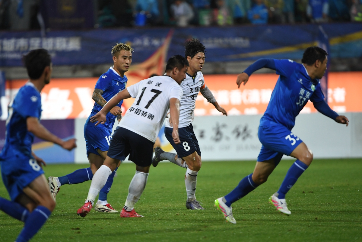 武汉三镇迎意大利杯关键赛;赛前再遭质疑;质疑声仍在;临场指挥获称赞的简单介绍 武汉三镇迎意大利杯关键赛;赛前再遭质疑;质疑声仍在;临场指挥获称赞的简单介绍